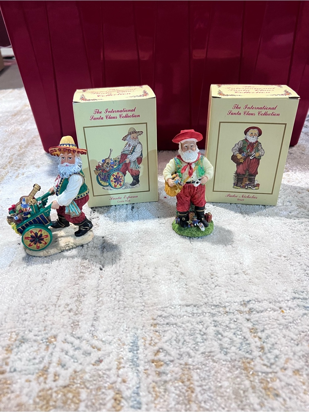 Vintage Santa Claus figures from Costa Rica & Brazil z99